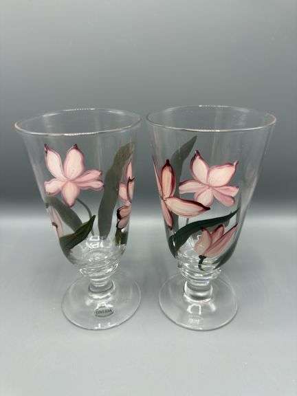 SET OF 8 ONEIDA HAND PAINTED PEDESTAL GLASSES 18 OZ