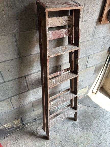WOODEN 5’ STEP LADDER