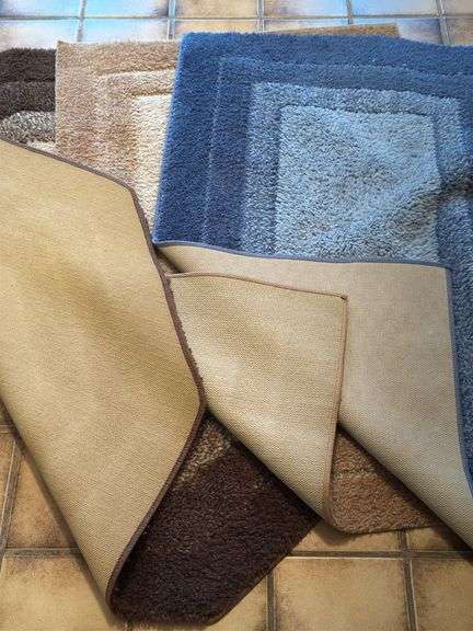 SET OF 3 FLOOR RUGS IN GREAT CONDITION