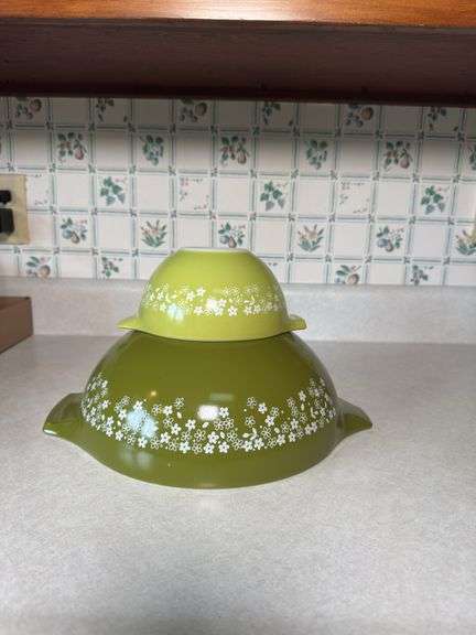 VINTAGE PYREX CRAZY DAISY CINDERELLA MIXING BOWL