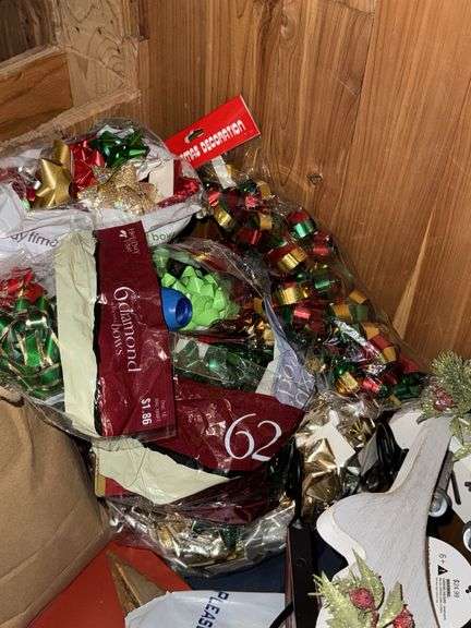 ENTIRE CLOSET OF CHRISTMAS DECOR