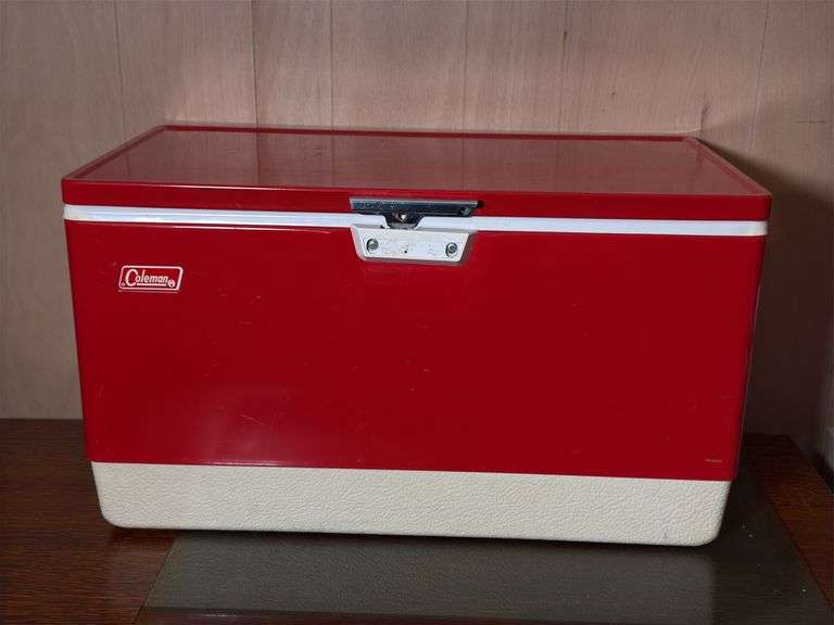 VINTAGE METAL COLEMAN COOLER