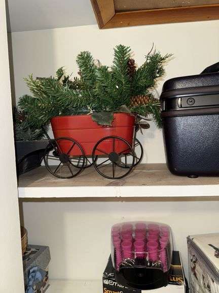 CONTENTS OF SHELVING PICTURED