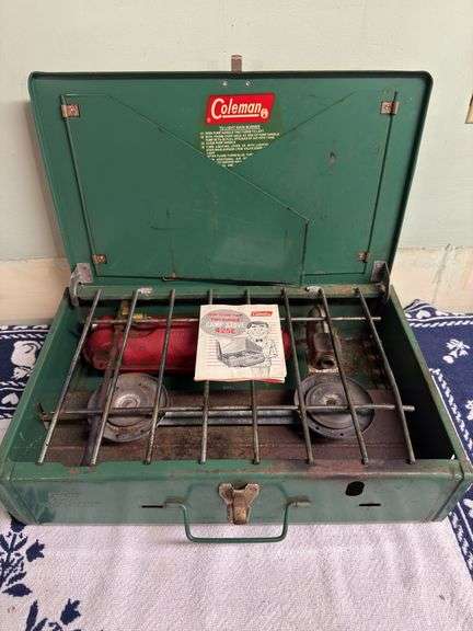 VINTAGE COLEMAN DUAL BURNER PORTABLE CAMPING STOVE