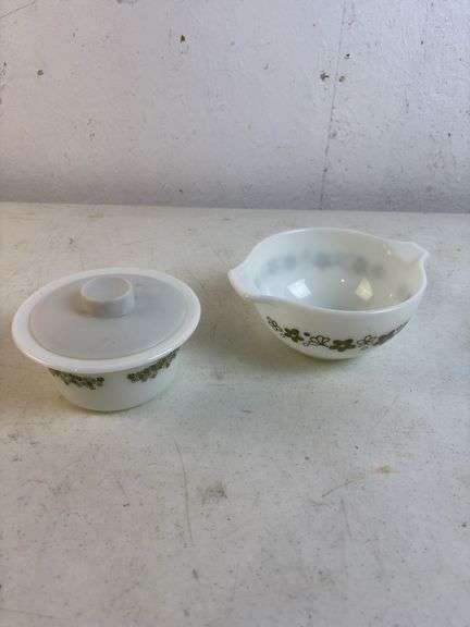 Pyrex Bowls w/Pyrex plastic lid