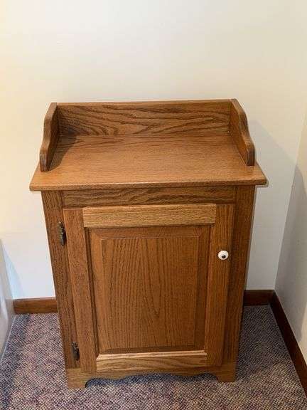 AMISH BUILT OAK CABINET STAND SINGE DOOR