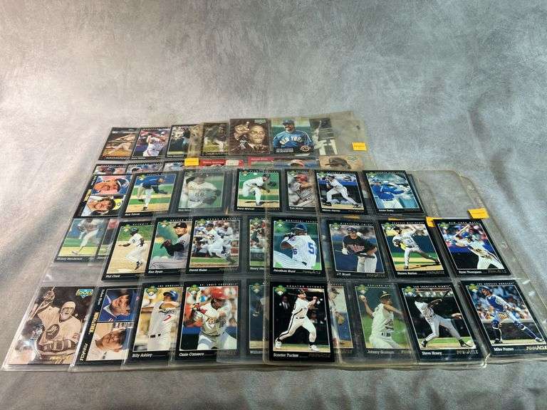 Assortment of Baseball Cards