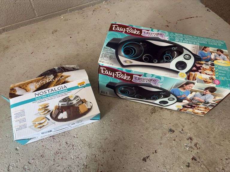Easy-bake oven and electric s'mores maker