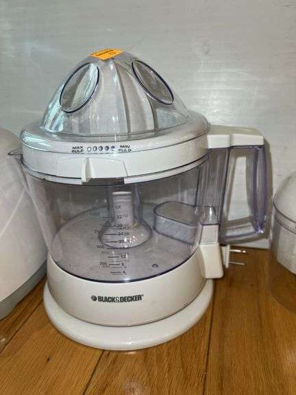 Osterizer GLASS Blender, Black and Decker Juicer, The Pampered Chef Chopper