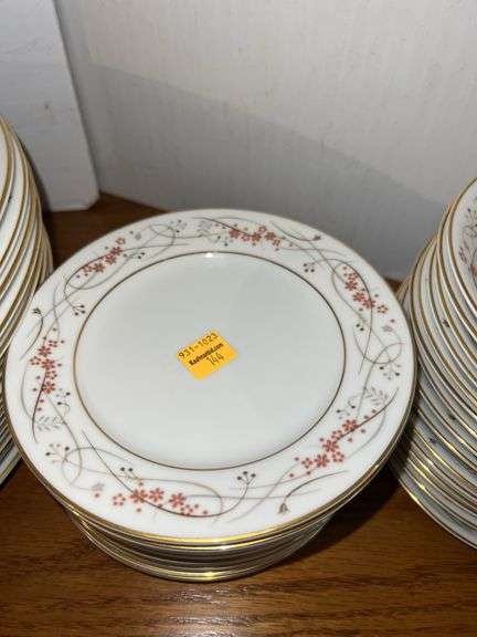 Noritake Calvert Pattern Fine China Plates and Saucers