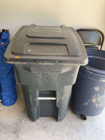 2 Trash Cans, Metal Folding Chair