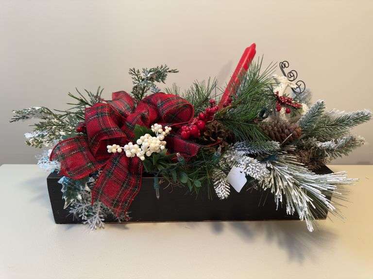 BLACK CHRISTMAS MANTLE BOX