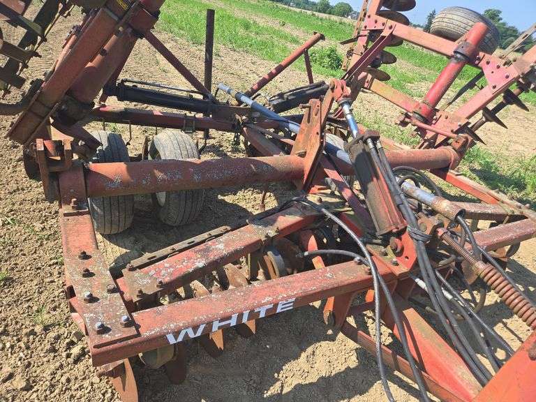 White 271 23' disk harrow