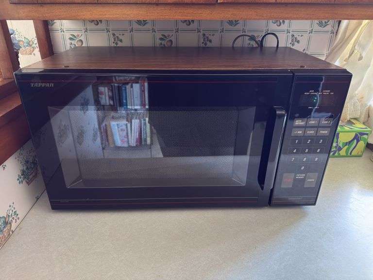 TAPPAN COUNTERTOP MICROWAVE *WORKS GREAT*