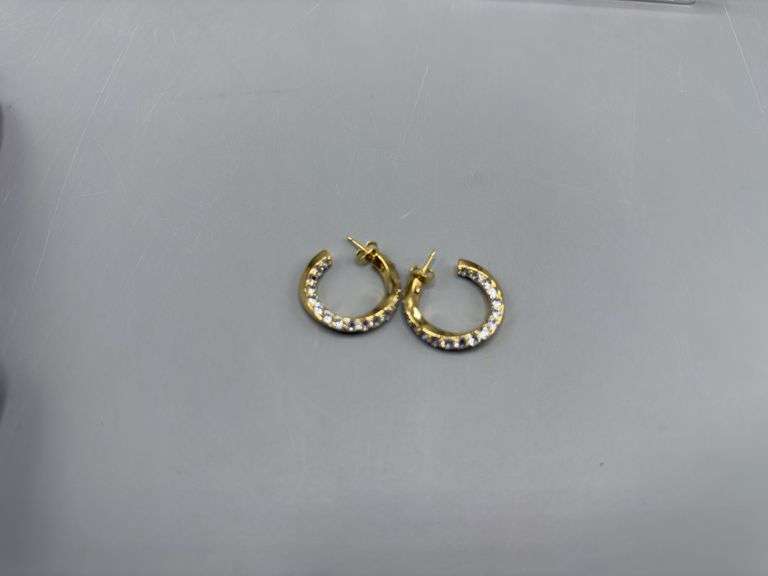 VARIETY OF EARRINGS, NECKLACES, AND PENDANTS