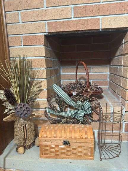 DECOR, BASKET, WREATH, TEDDY BEAR