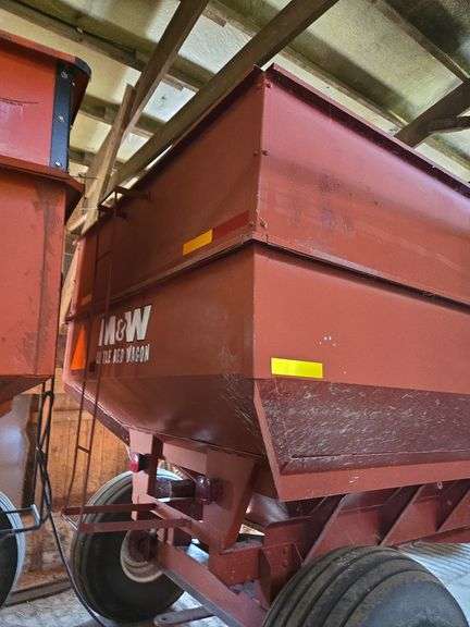 M & W Little Red Wagon grain cart