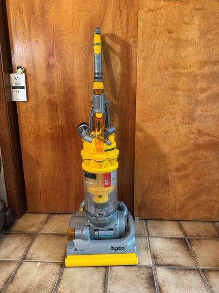 DYSON DC14 VACUUM SWEEPER