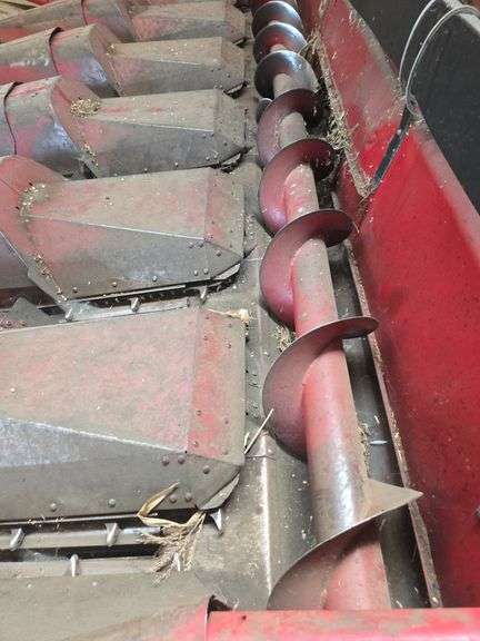 Case model 1063 6 row cornhead attachment