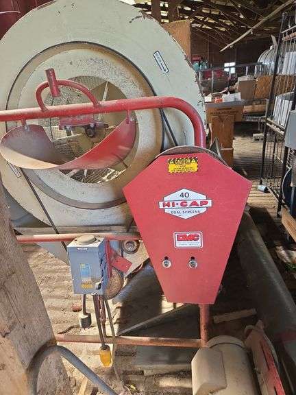 Hi-Cap 40 Grain cleaner w/ auger