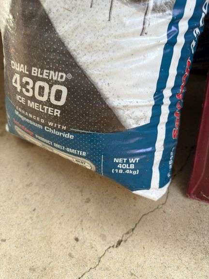 SNOW SHOVELS (x3), 40LB BAGS OF ICE MELTER (x 4.5)
