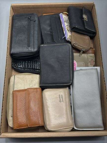 ASSORTMENT OF WOMENS WALLETS AND COIN POUCHES