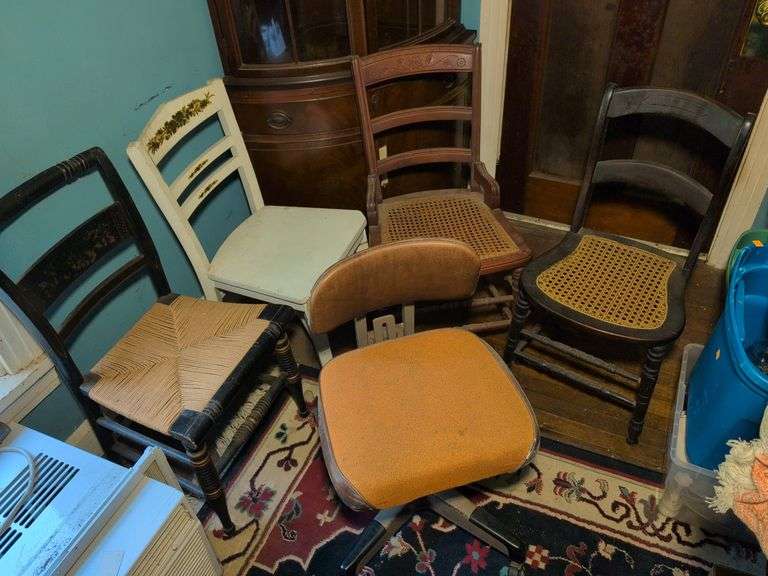 (4) mismatched chairs and (1) office chair