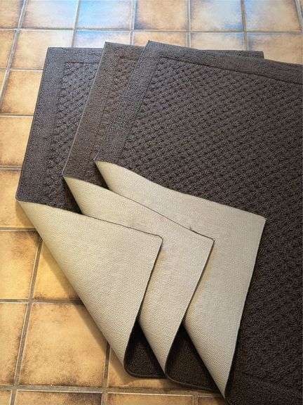 SET OF 3 FLOOR RUGS IN LIKE NEW CONDITION