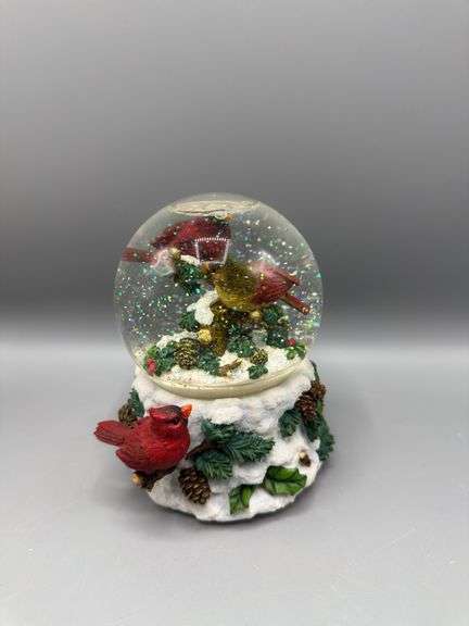 VARIETY OF CARDINAL DISHES, SNOWGLOBES, PITCHER, BOWL