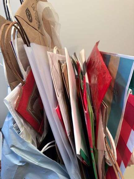 VARIETY OF BASKETS AND SHOPPING AND GIFT BAGS