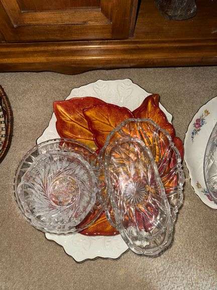 CONTENTS OF CHINA HUTCH DRAWERS AND LOWER CABINETS (ITEMS IN PHOTOS)