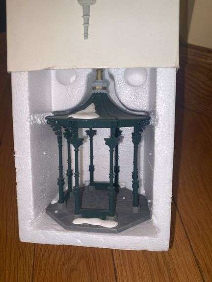 Department 56 Village Christmas Decor