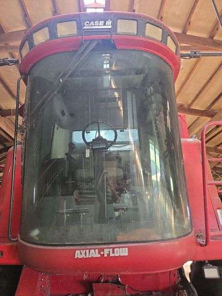 Case IH 2388 Axial- Flow Rotary Combine