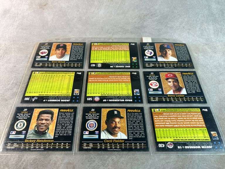 Assortment of Baseball Cards
