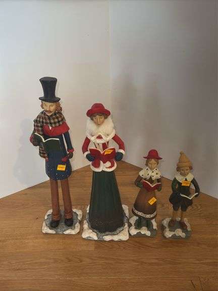 4 Christmas Caroling Figures