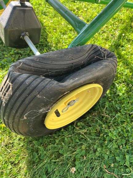 John Deere Plastic Pull Behind Fertilizer Spreader