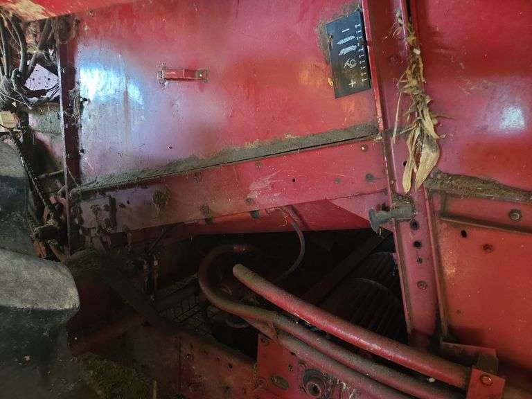Case IH 2388 Axial- Flow Rotary Combine
