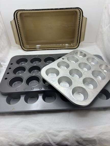 9x13 BAKING PAN, MINI MUFFIN PANS