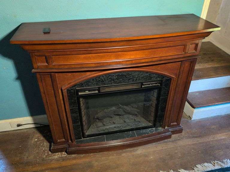 Large Twin Star electric fireplace - works