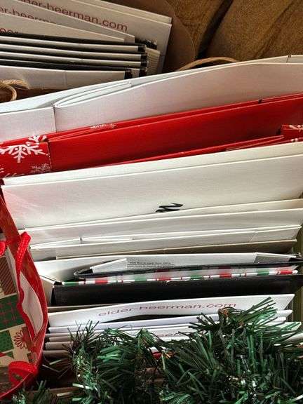 ASSORTMENT OF CHRISTMAS ITEMS: BAGS, WEEATH, ORNAMENTS, SIGNS AND MORE