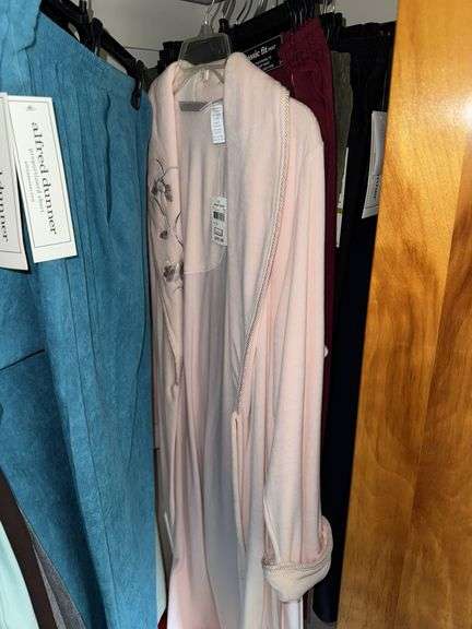 CONTENTS OF CLOSET INCLUDING CLOTHES (BOTH NEW AND BARELY WORN, BLANKETS, ALL PICTURED ITEMS