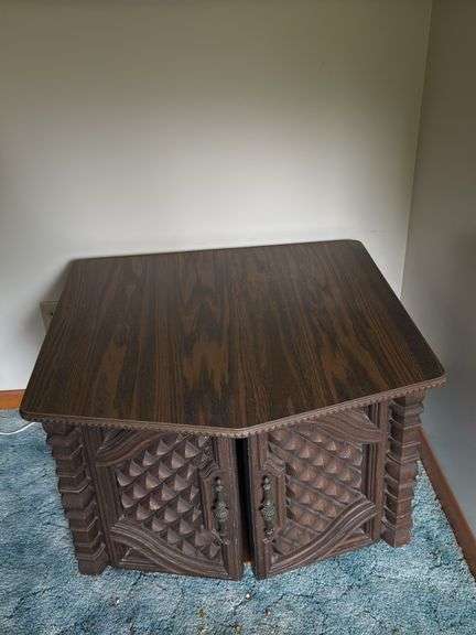 VINTAGE WOODEN END TABLE