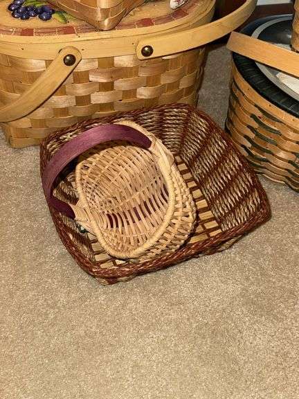 VARIETY OF WOVEN BASKETS
