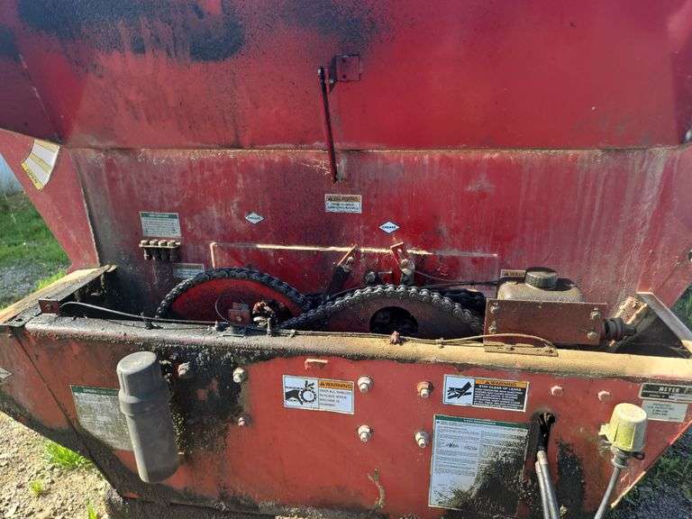 Meyer V-Force 7500 manure spreader