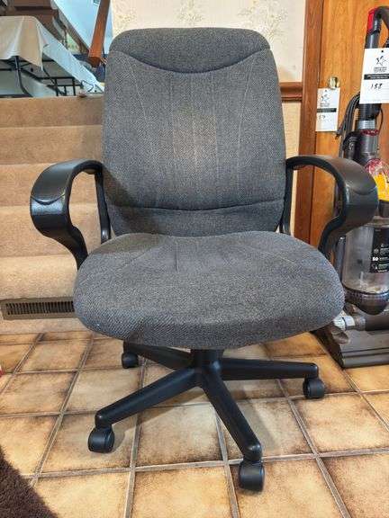 OFFICE CHAIR
