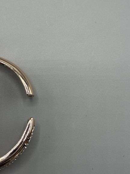 PAIR OF GLORIA VANDERBILT SILVER AND GOLD TONE CRYSTAL MESH CHAIN COLLARS AND WORTHINGTON BRACELET