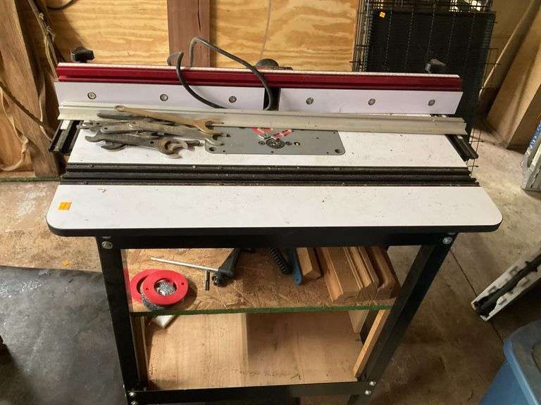 Jessem Tool Company Router Table and Router