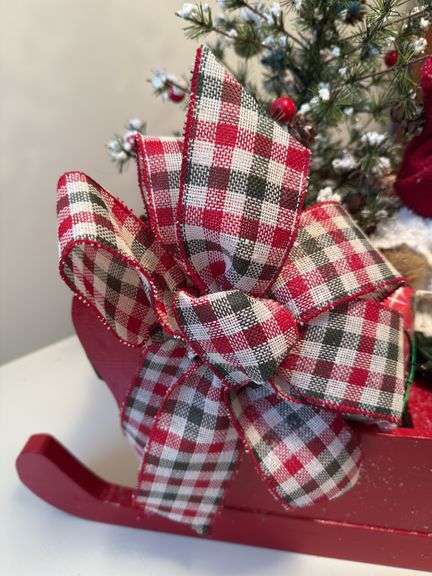 HARRIET RED SLEIGH CHRISTMAS BEAR A D PRE-LIT TREE