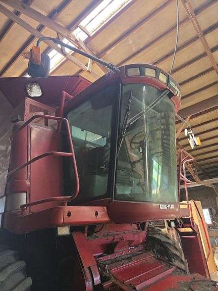 Case IH 2388 Axial- Flow Rotary Combine