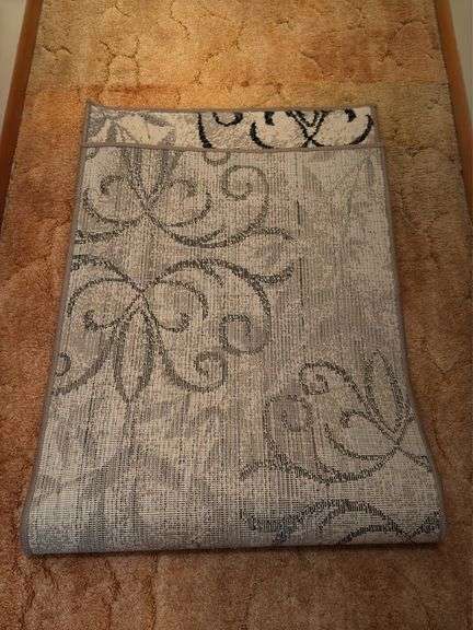 PAIR OF HALL RUGS IN LIKE NEW CONDITION